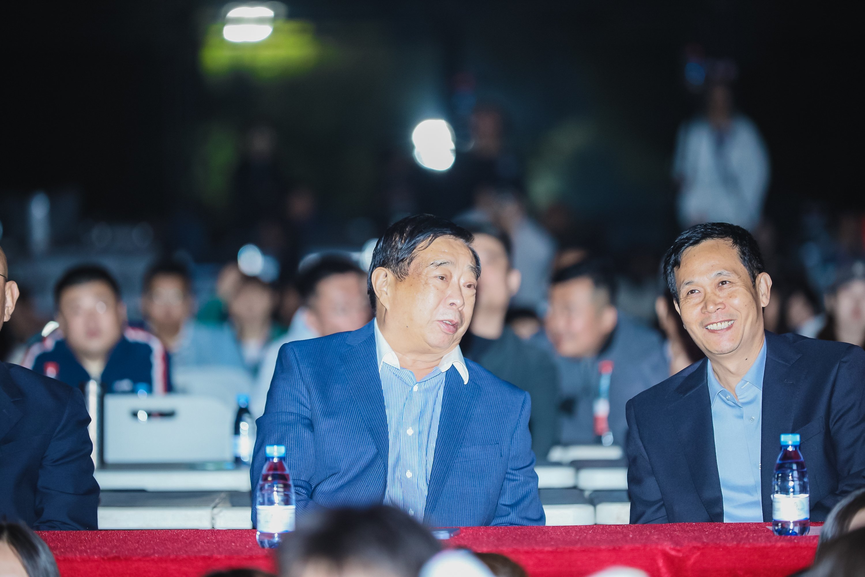 点击图片查看下一张