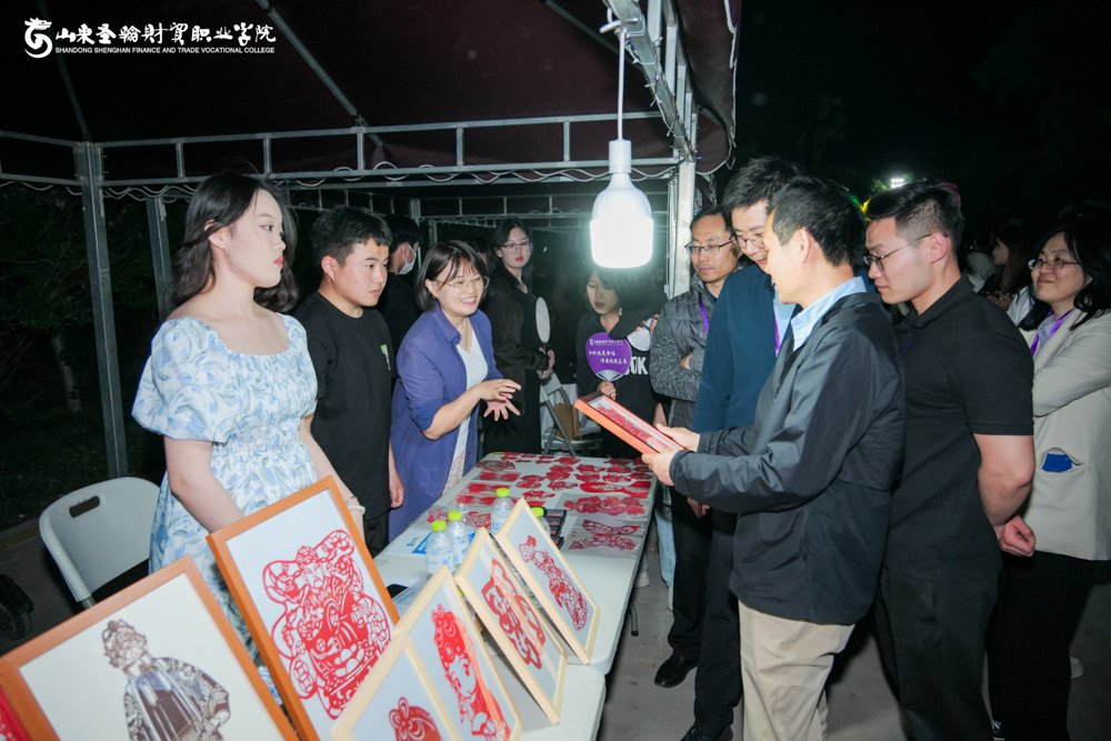 点击图片查看下一张
